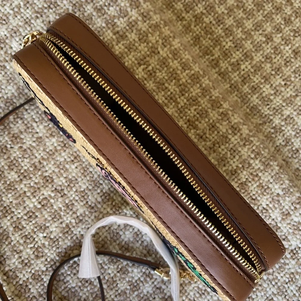 MK Island Escape Jet Set Item LG XBODY Natural Mlt - Picture 10 of 16